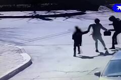 Россиянин защитил женщину от грабителя и попал на видео