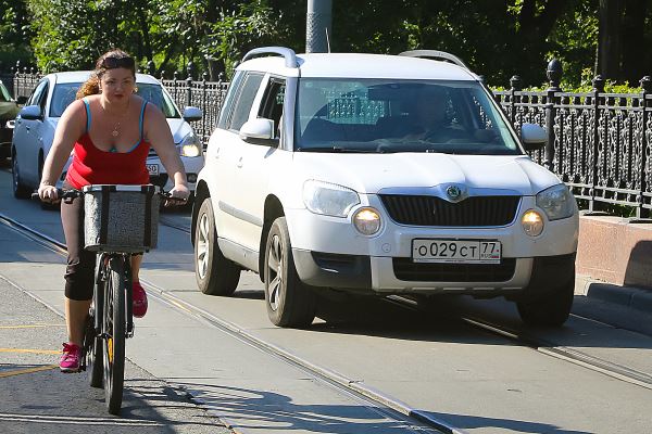 В Москве ГИБДД проверит курьеров на велосипедах