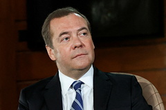 Медведев раскритиковал заявления стран G7 о санкциях и границах Украины
